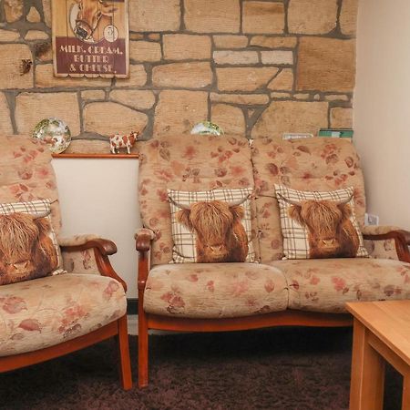 Cow Byre Cottage Уитби Екстериор снимка