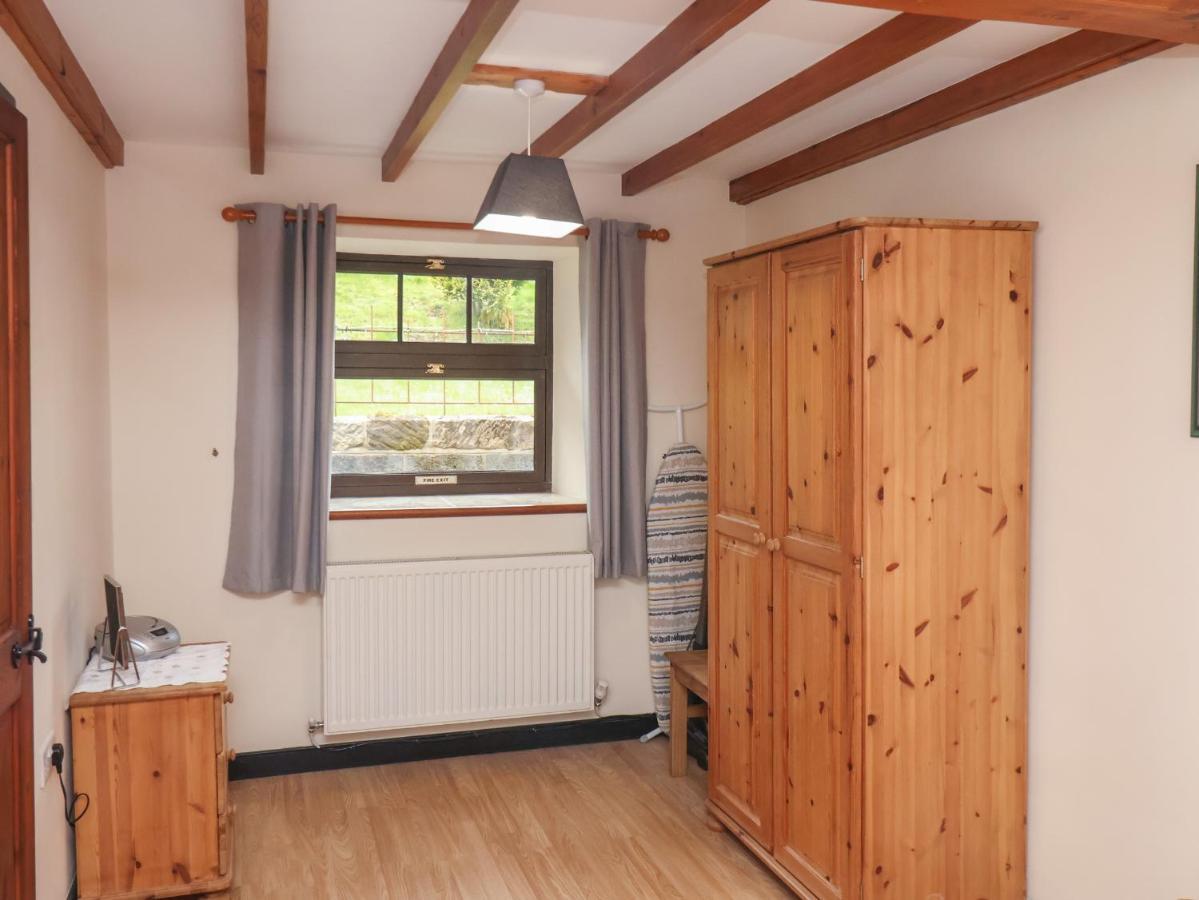 Cow Byre Cottage Уитби Екстериор снимка